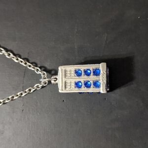 Silver Tone Blue Rhinestone BBC Dr Who TARDIS Police Box Pendant Necklace
